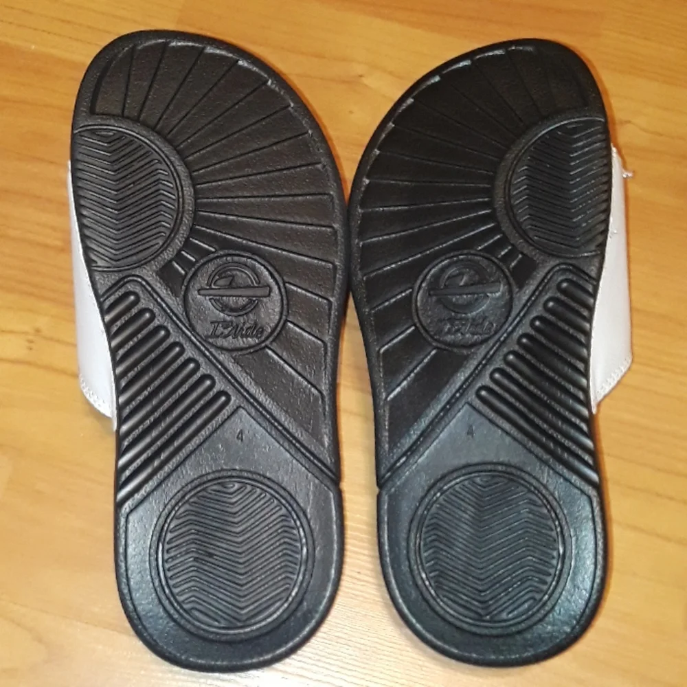 Oklahoma City Thunder iSlide Sandals Size 4